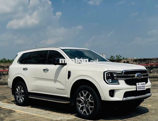 Ford Everest 2023 Titanium 2 Cầu - Xe Lướt Giá Tốt