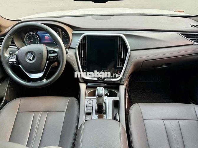 VinFast Lux A2.0 2022 A2.0 Tiêu chuẩn - 50000 km