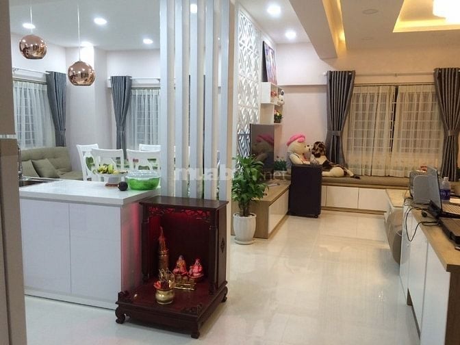 Bán tầng trệt căn hộ Phú Mỹ Thuận. DT 145m, 3 PN, tiện kinh doanh, ở