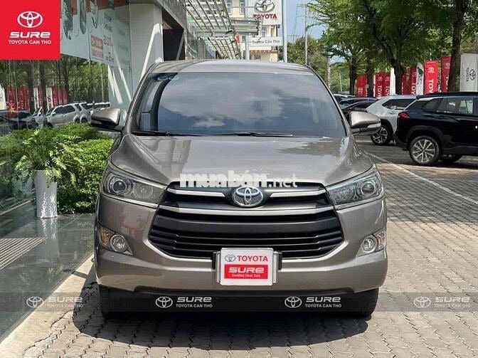 Toyota Innova 2016 2.0E