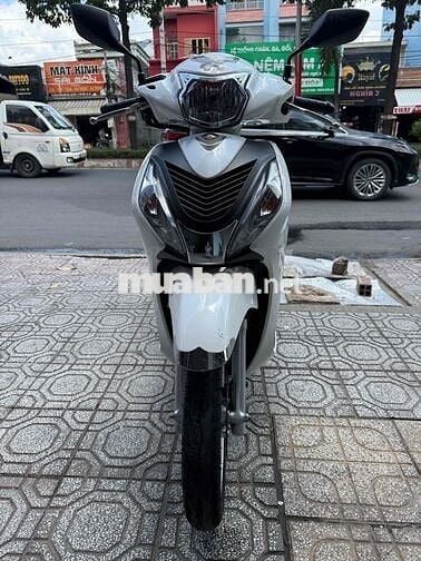 Xe Vision 2022, màu trắng, khoá thường, zin đẹp