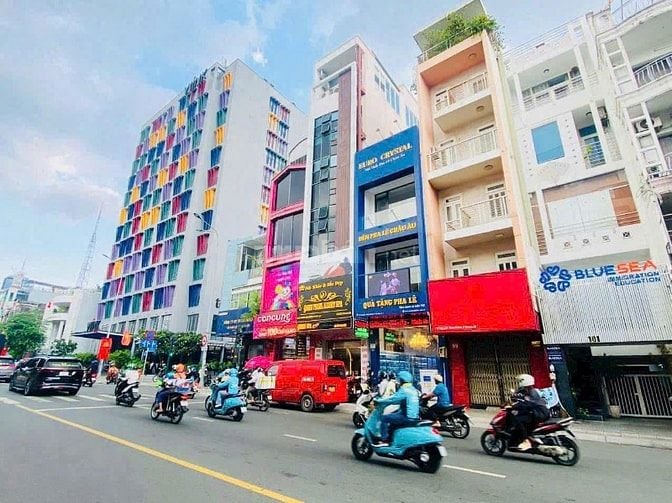 Bán nhà MT Phường Nguyễn Cư Trinh Q1 dt: 30m 2 lầu giá 3 tỷ 9.