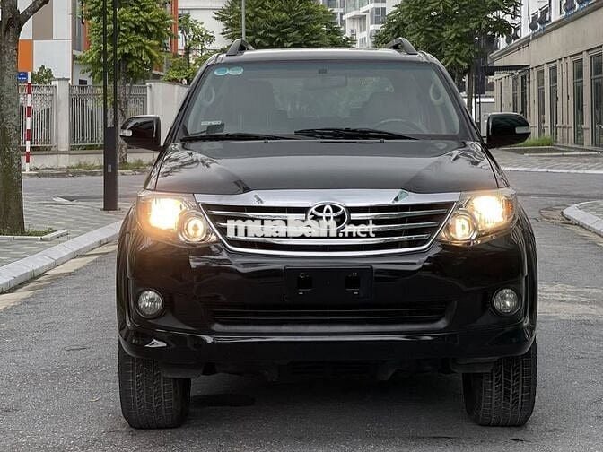 Toyota Fortuner 2015 2.7V 4x2 AT ĐEN ĐẸP