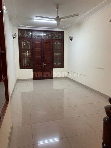 Nhà ngõ ôtô đường Đặng Văn Ngữ. Nhà 2 mặt ngõ thoáng trước sau.