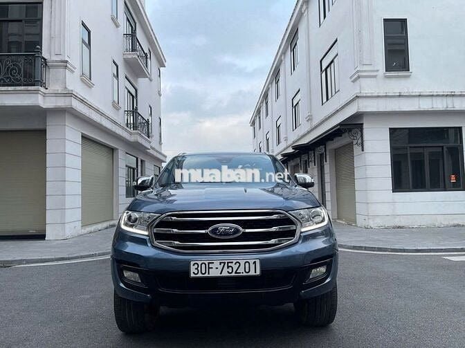 Ford Everest 2018 Titanium 3.2L 4x4 AT - 800000 km