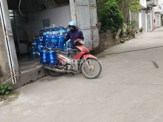 TUYỂN NV GIAO NƯỚC TINH KHIẾT ( BAO ĂN Ở)