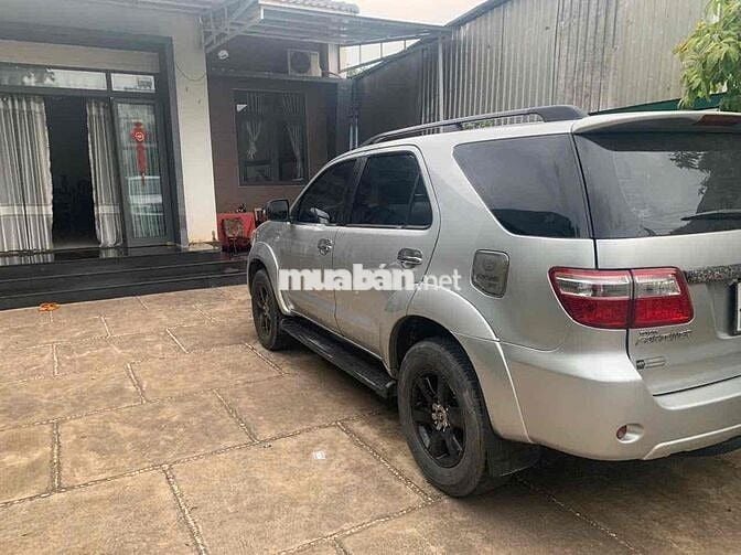 Toyota Fortuner 2011 2.7V - 268000 km