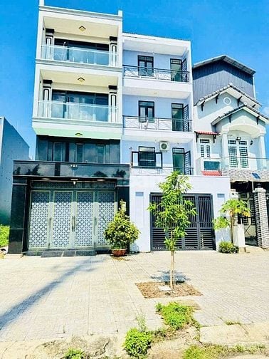 Sang lô đất quận 76m- full thổ - đường nhựa lớn thông Hương Lộ 2-Mã Lò