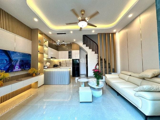 CC Bán Nhà 42m 5 Tầng Full Nội Thất Quận Hoàng Mai Chỉ Hơn 5 Đồng 