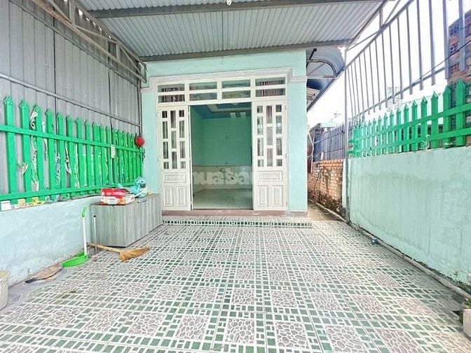 Bán căn nhà ngay Trung Tâm Tân Thông Hội , Củ Chi 120m2 SHR giá 685tr