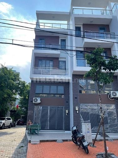 Nhà nguyên Căn Góc 5 lầu 6 PN 6 WC 7 máy lạnh, KDC Phú Thuận Quận 7