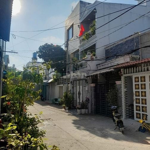 Gần cầu Phú Xuân, DT 5x12m, 03 Tầng, Hẻm xe hơi