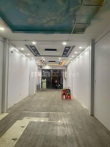 Cho thuê nhà 204 Trần Quang Khải Q1 giá 65 tr/tháng