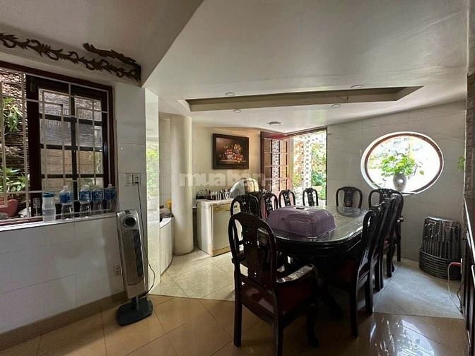 Nhà bán dt 300m2 đường huỳnh tấn phát quận 7 gồm 5 tầng giá 13.8ty TL