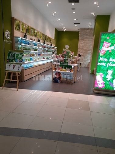 Shop phụ kiện bách hóa tuyển nhân viên phụ bán và dọn dẹp shop