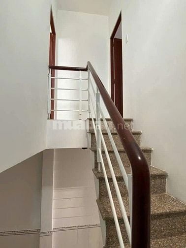 Cho thuê nhà hẻm xe tải đường Nguyễn Văn Công 