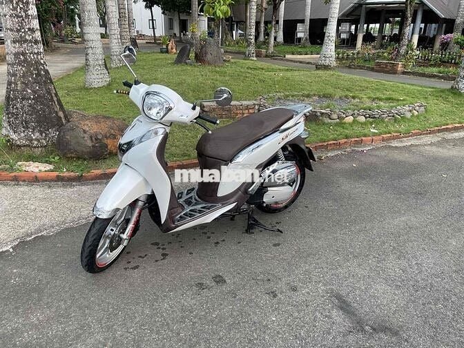 cần bán sh mode màu trắng. tra góp
