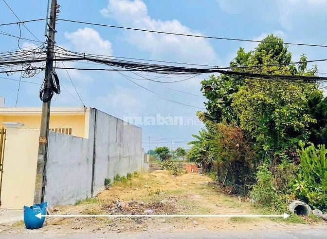 Bán đất mặt tiền chợ Việt Kiều 660 Triệu thương lượng nhẹ 