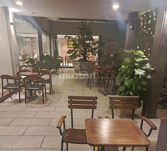 Chị cần thêm 2 bạn  đã có kinh nghiệm trước đó phụ chị bán cafe 