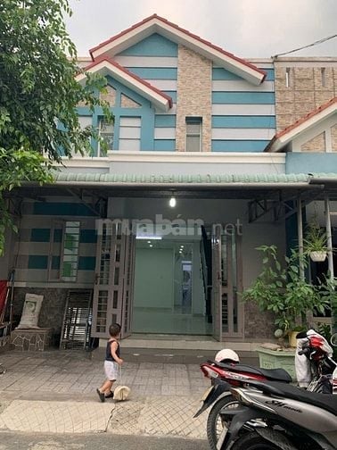 Nhà 1trệt 1lửng 5x12, cách ngã 3 Mỹ Hạnh 300m, SHR nhận nhà 695triệu