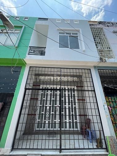 CẦN BÁN GẤP NHÀ ẤP LONG THỚI, XÃ LONG THƯỢNG,H.C.GIUỘC. L.AN