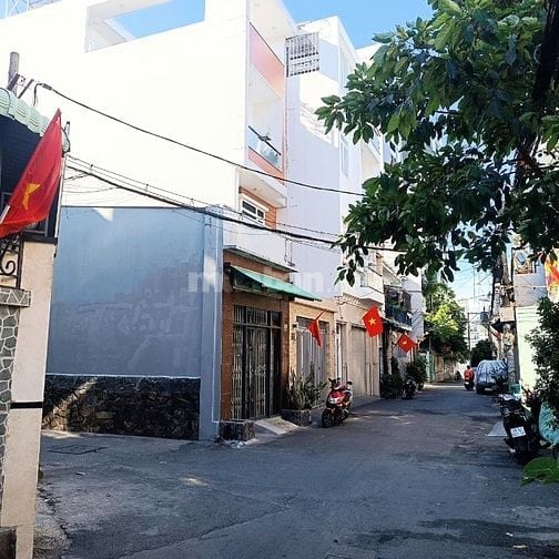 Nhà mặt tiền hẻm 3,7 x 12 = 4,5 tỷ. Hẻm 7m. Phù hợp kinh doanh nhỏ