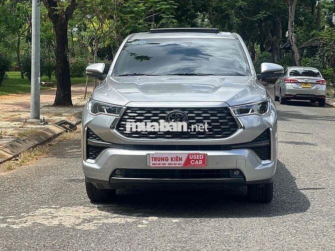 Toyota Innova Cross 2023 HEV - 8000 km