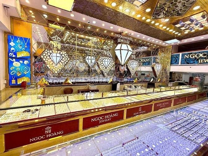 Tiệm Vàng Ngọc Hoàng Jewelry Tuyển NV bán hàng tại Biên Hoà ĐN