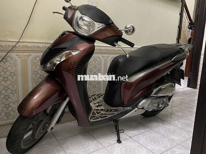 Xe Honda SH model 2010, màu đỏ, đã đi 25.960km