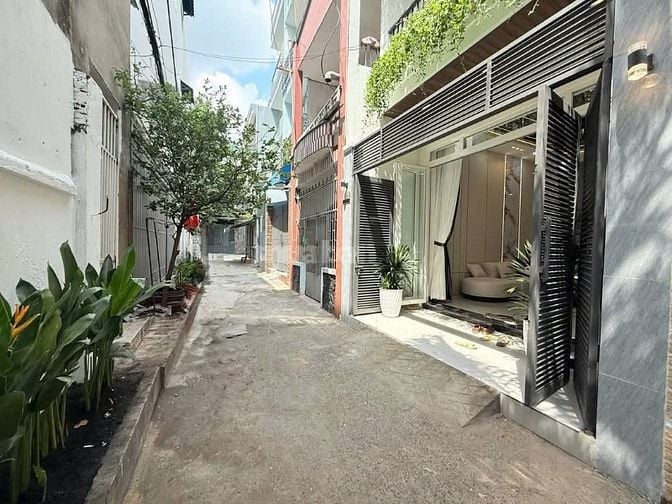 Nhà hẻm xe hơi, mới đẹp. 50m2.giá rẽ quá rẽ.Ngay chợ Hoàng Hoa Thám 