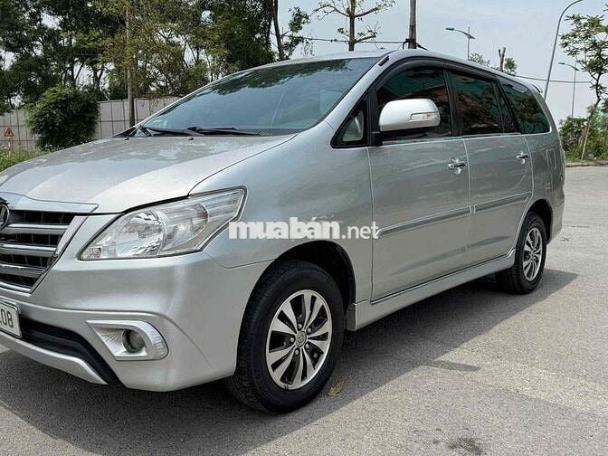 Toyota Innova 2016 - 100000 km