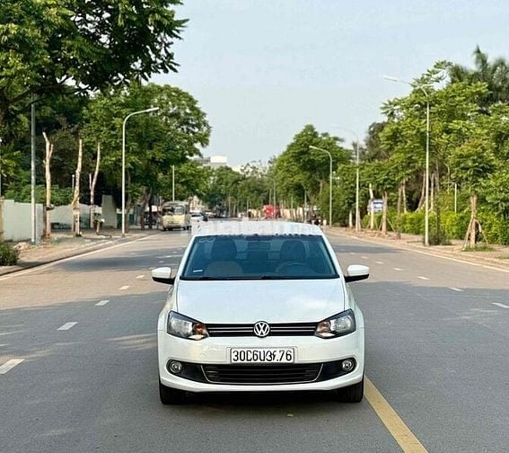 Volkswagen Polo 2015 1.6 Sedan - 138000 km