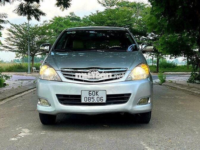 xe Toyota Innova 2011 G - Ghi bạc đẹp