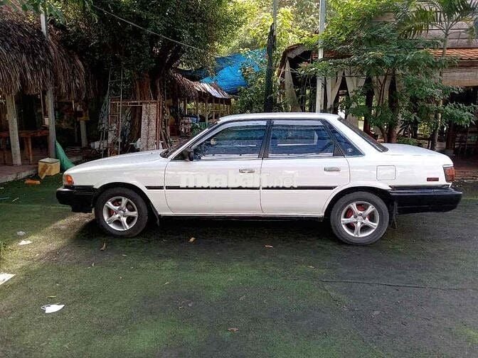 Toyota Camry 1987 2.0 MT - 999999 km