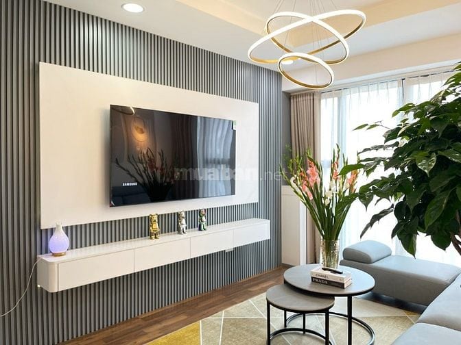 Bán căn hộ tầng 18 toà S 2 ngủ giá 5tỷ2
