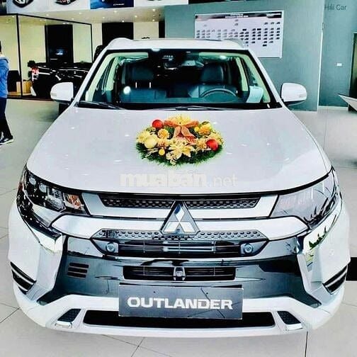 Mitsubishi Outlander 2025 2.0 CVT giá xả kho