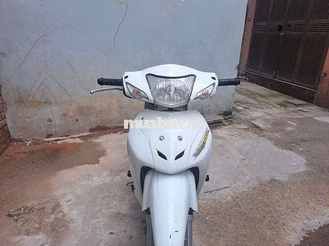 Wave a màu trắng
