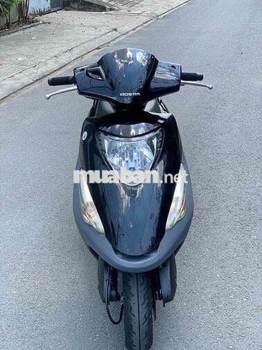 Xe honda achay nhập 2005 màu đen bõng mới 95 %
