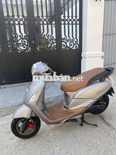 Elizabeth fi màu nhám biển 72 xe đẹp mấy zin