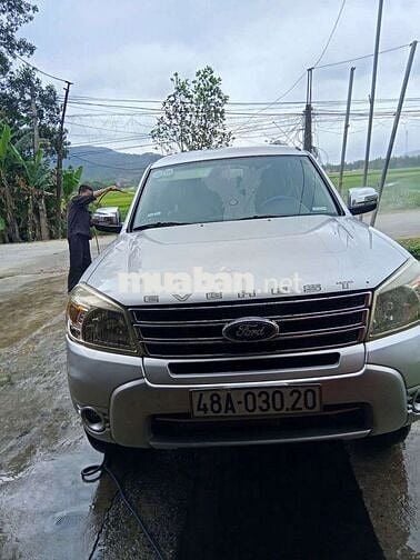 Ford Everest 2012 Limited 4x2 - 180000 km