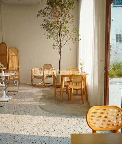 Cần 8 bạn bán đồ uống giải khác 