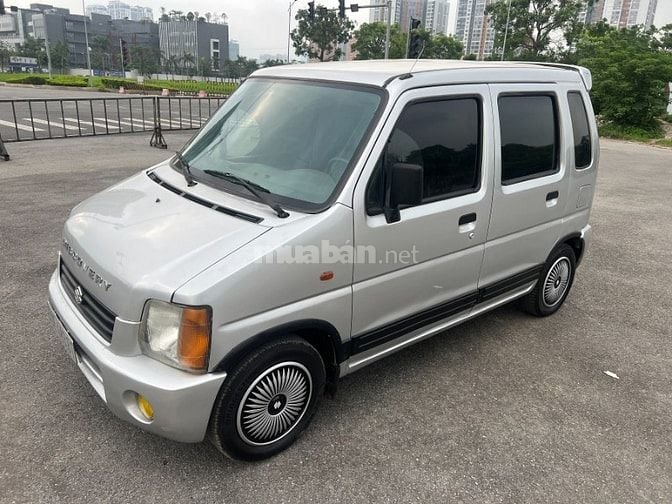 Bán xe suzuki WagonR màu bạc,biển HN