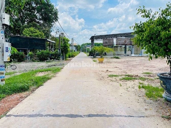 SANG GẤP 1076M2 ĐẤT Ở THỊ XÃ GẦN KCN ĐANG HOẠT ĐỘNG. GIÁ 170 TRIỆU