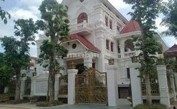 Chính chủ bán biệt thự Linh Đàm, đường rộng, gần hồ Linh Đàm, DT 250m2