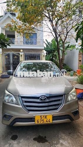 Toyota Innova 2016 2.0E - 999999 km