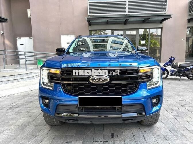 Cần bán Ford Everest 2023 Sport 2.0L 4x2 AT lướt