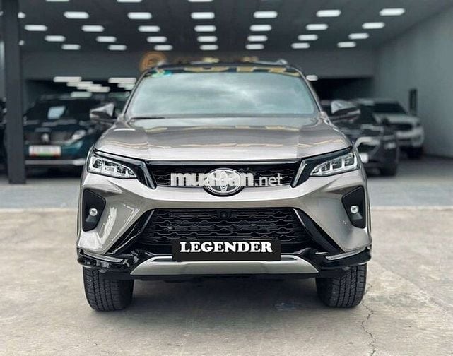 Toyota Fortuner 2024 Legender  - 8000 km