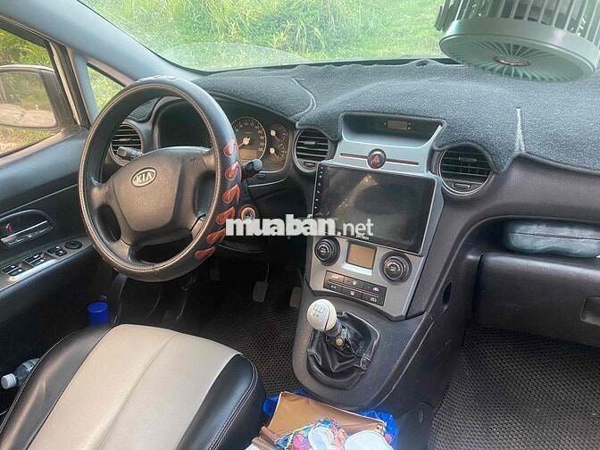Kia Carens 2011 LX 1.6 MT - 140000 km
