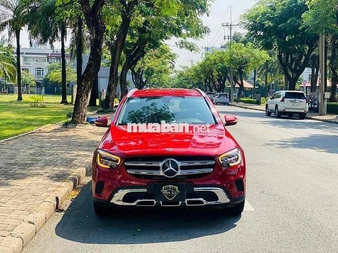 GLC200 form mới – màu đỏ độc – giá chỉ tầm 1 TỶ