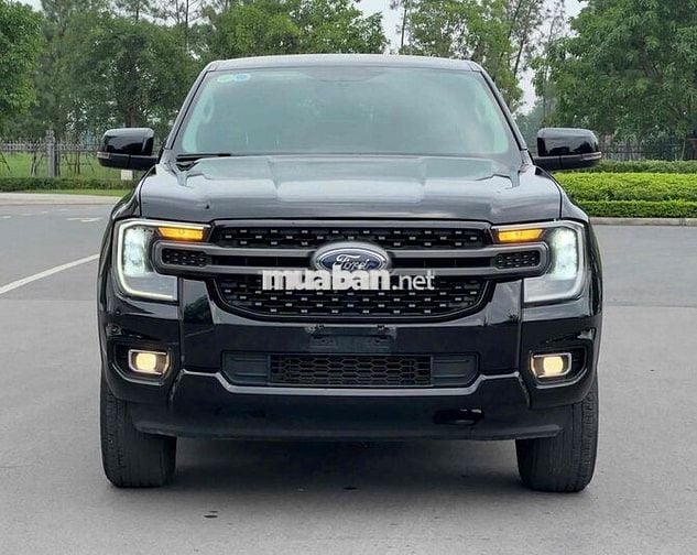 Ford Ranger XLS 2.0L 4x2 model 2024 xe đẹp